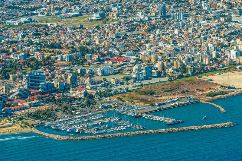 Bất động sản ven biển tại Larnaca, Síp, lý tưởng cho nghỉ dưỡng và cho thuê