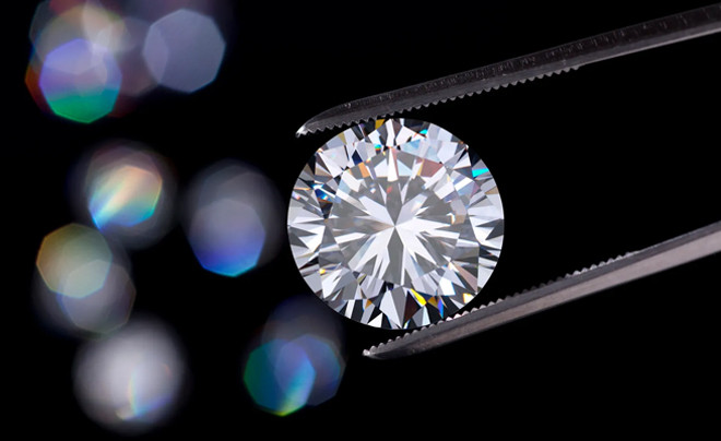 Biểu đồ so sánh giá trị và chính sách mua bán của các thương hiệu kim cương