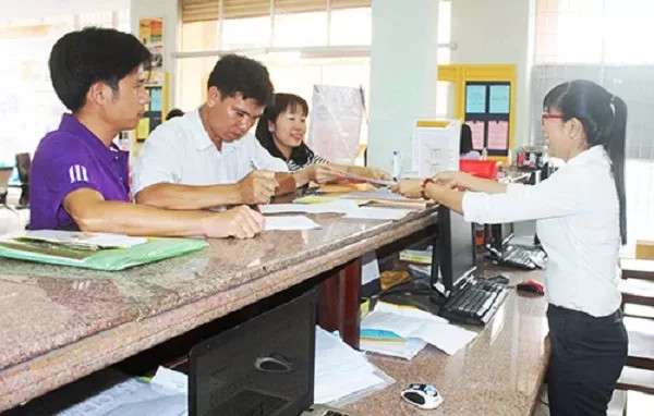 Giao dịch tại bưu cục để gửi hàng đi Mỹ