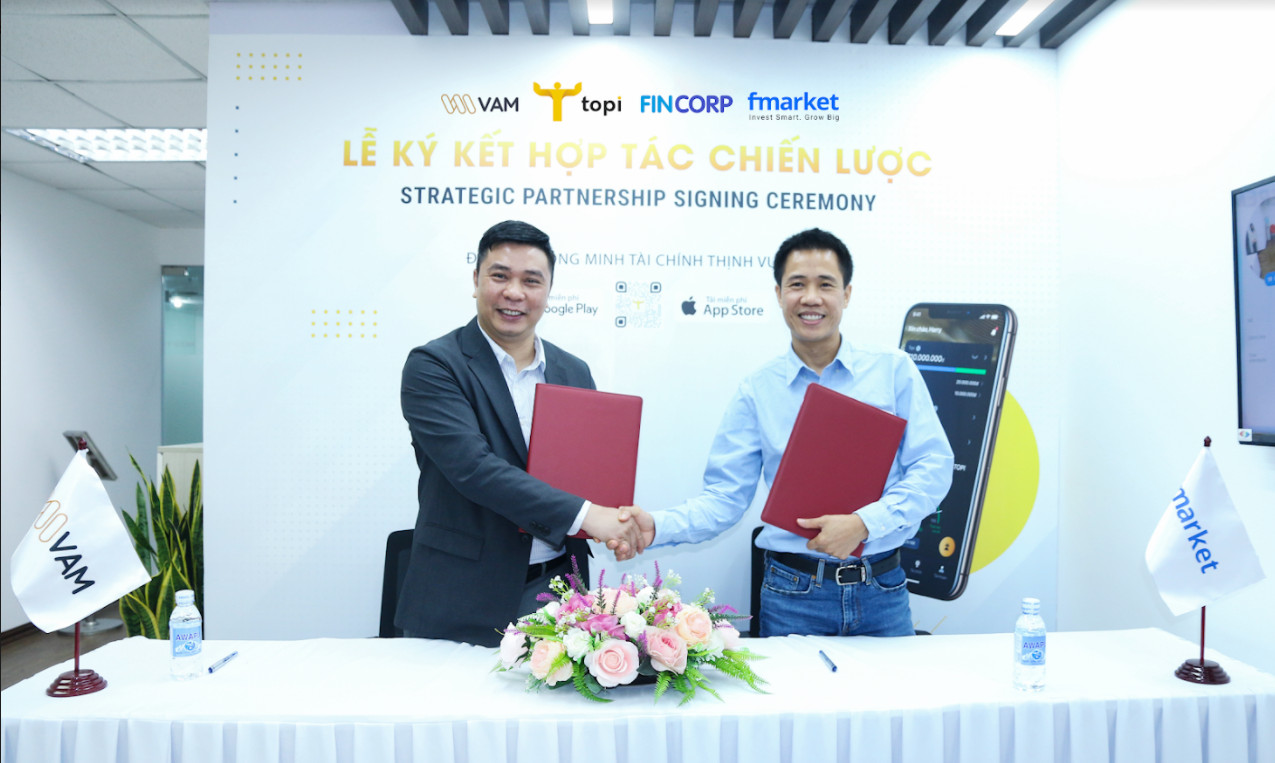 Giao diện ứng dụng TOPI và Fmarket hỗ trợ đầu tư tài chính số tại Việt Nam