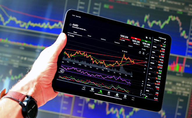 Hiện tượng thiên nga đen tác động đến thị trường chứng khoán toàn cầu