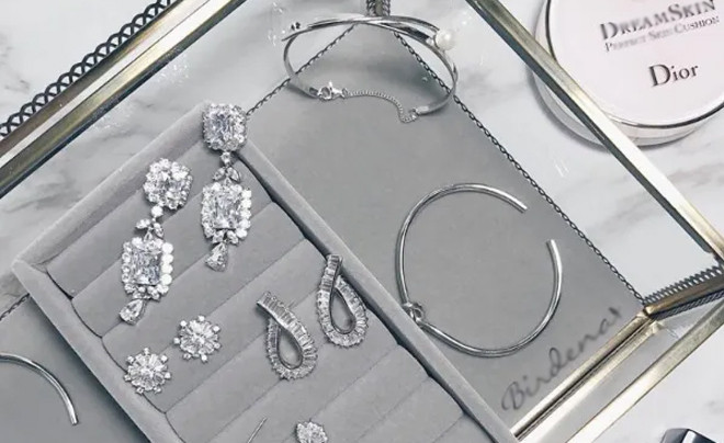 Hộp chuyên dụng kín khí giúp bảo quản trang sức bạc tránh bị oxy hóa