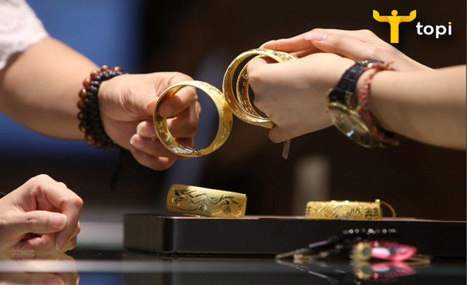 Lưu ý khi mua và giao dịch vàng 10K