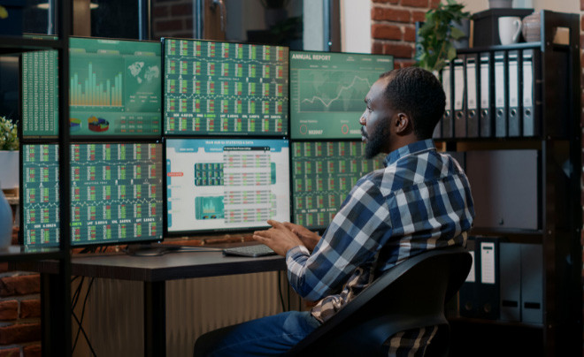 Nhà đầu tư tìm hiểu rủi ro khi mua trái phiếu ngân hàng