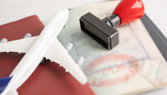 Phụ huynh chuẩn bị xin visa thăm con du học Úc để đoàn tụ gia đình.