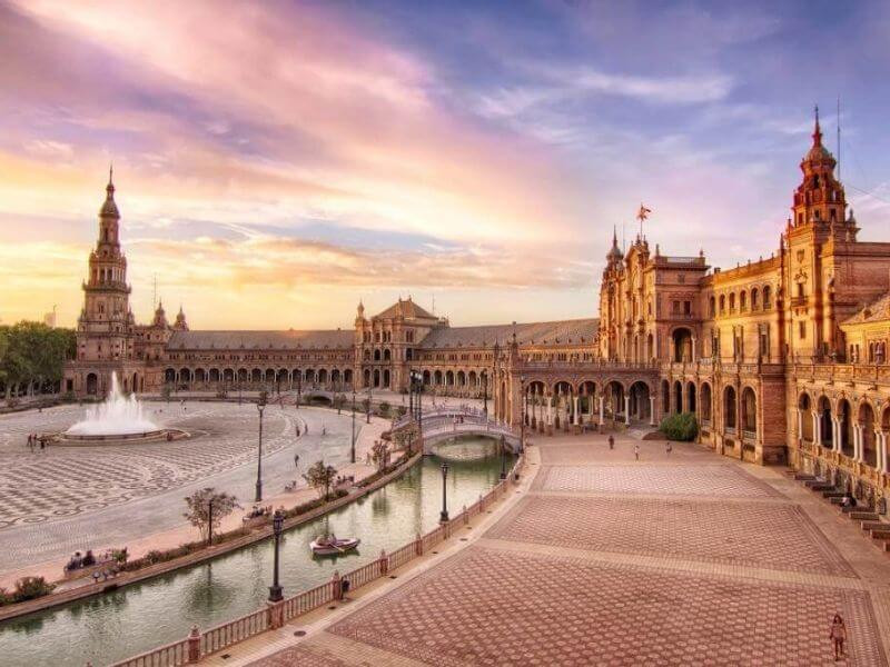 Bản đồ Tây Ban Nha với các vùng lãnh thổ và vị trí chiến lược của quốc gia này tại châu Âu