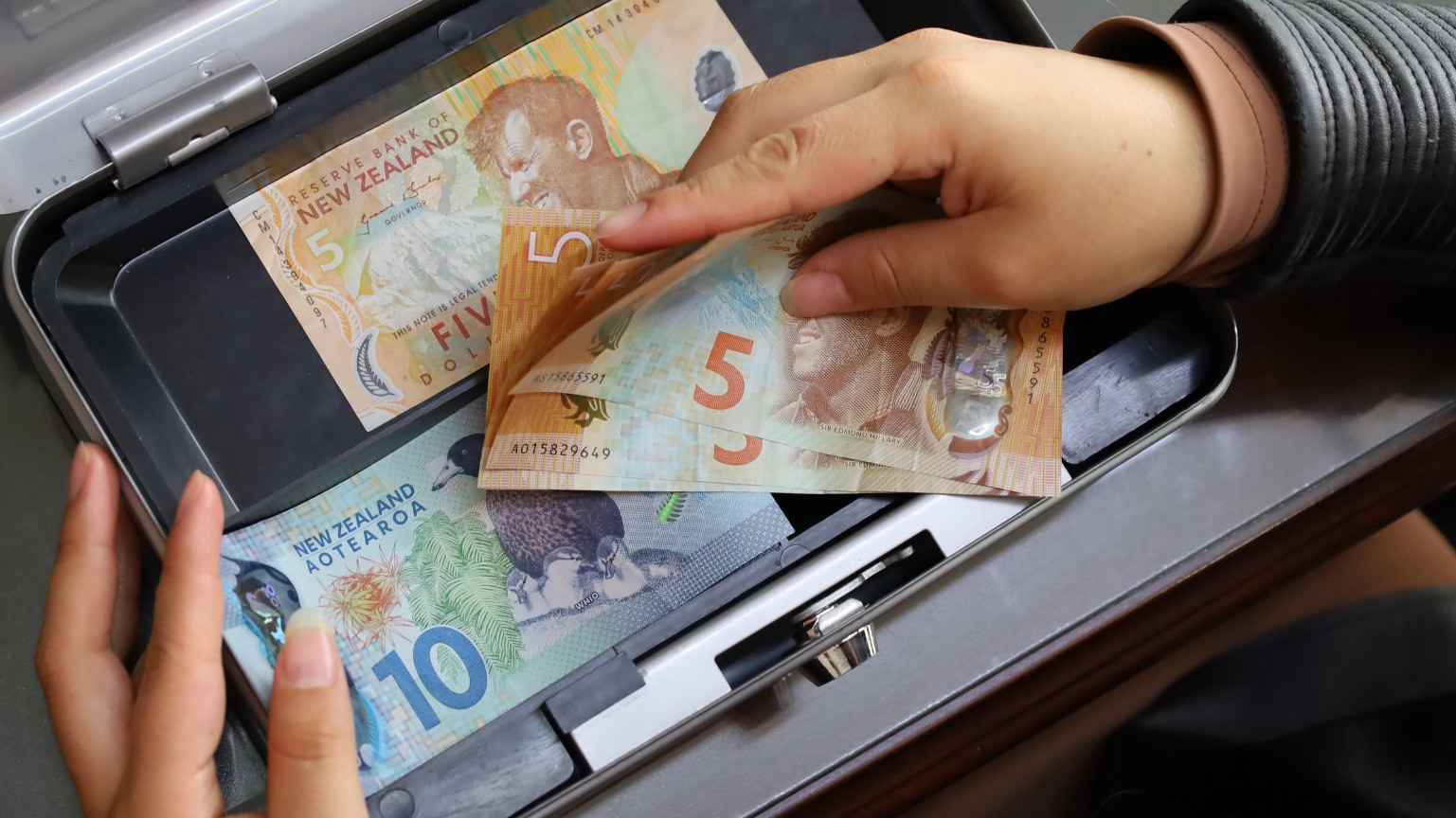 Bảng tỷ giá mệnh giá tiền New Zealand quy đổi sang VND