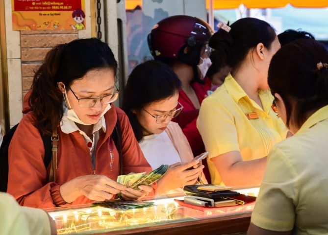 Biểu đồ giá vàng ngày mùng 8 tháng 4 năm 2025 phản ánh xu hướng phục hồi trên thị trường kim loại quý toàn cầu.