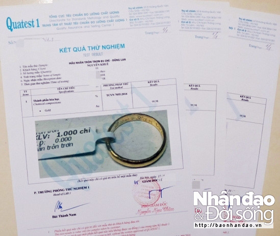 Biểu đồ hoặc kết quả kiểm định độ tinh khiết vàng, nhấn mạnh sự chênh lệch giữa công bố và thực tế, ảnh hưởng đến giá vàng.