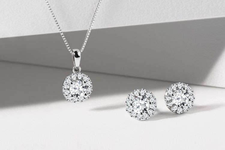 Bộ trang sức vàng trắng cao cấp như nhẫn, dây chuyền, bông tai