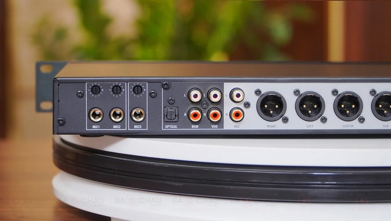 Cổng kết nối mặt sau vang số JBL KX180A