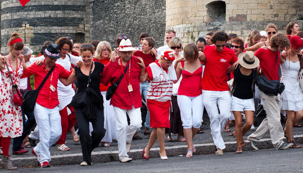 Điệu múa Sirtaki, nét văn hóa truyền thống thể hiện tinh thần cộng đồng người Hy Lạp