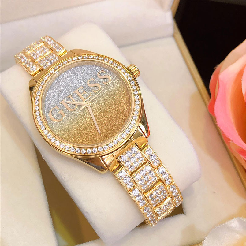 Đồng hồ đeo tay vàng tây sang trọng