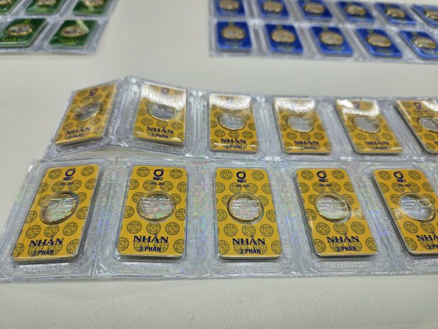 Giá vàng miếng SJC và vàng nhẫn giảm trong bối cảnh thị trường Tết
