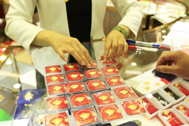 Giá vàng SJC và vàng nhẫn tăng trưởng mạnh mẽ trong tháng 3 năm 2025