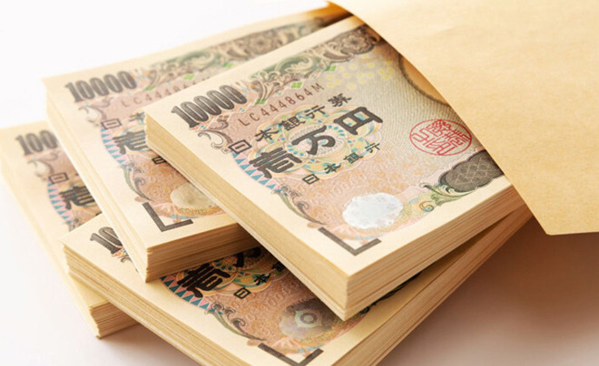 Giao dịch đổi tiền 10 ngàn Yên Nhật sang tiền Việt tại quầy giao dịch ngân hàng uy tín