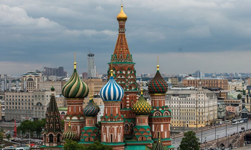 Hình ảnh Điện Kremlin và Quảng trường Đỏ ở Moscow, biểu tượng kiến trúc của Nga.