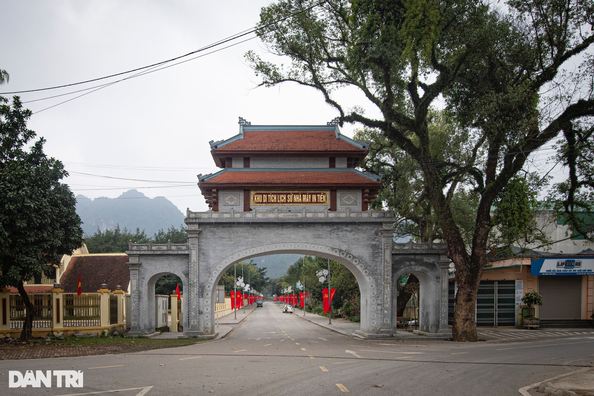 Khuôn viên nhà máy in tiền đầu tiên của Việt Nam tại Chi Nê, Hòa Bình, nơi khởi nguồn đồng tiền cách mạng