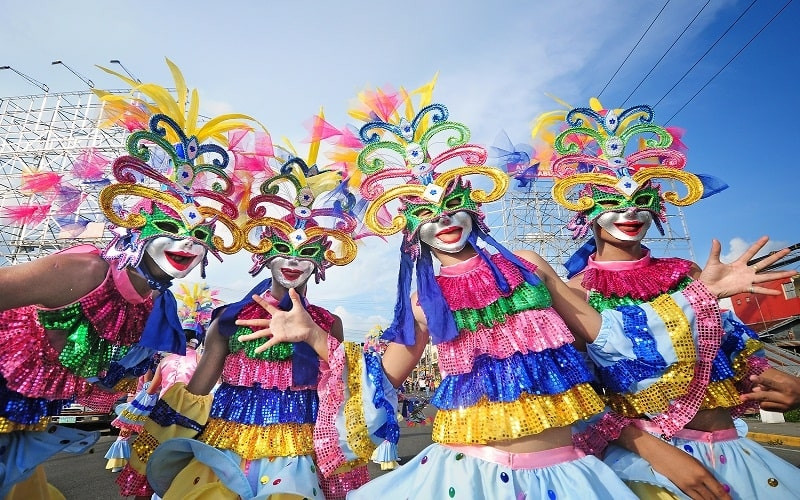 Lễ hội Fetes des Masques - Đắm chìm với những màu sắc ấn tượng