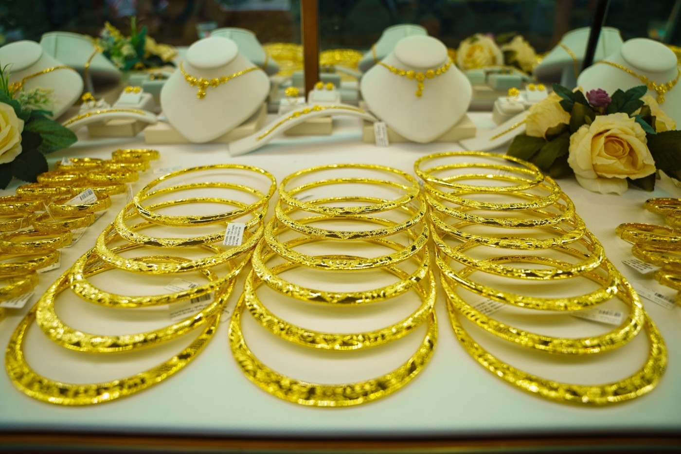 Những thỏi vàng lấp lánh, tượng trưng cho kênh đầu tư an toàn trước dự báo giá vàng ngày 16 tháng 7 năm 2025