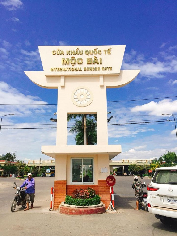 Quầy đổi tiền tại cửa khẩu Mộc Bài, nơi đổi Riel Campuchia và USD