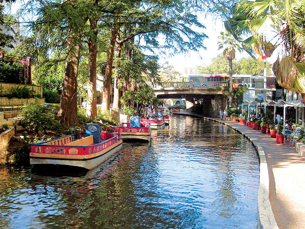 Sông Riverwalk tại San Antonio, Texas