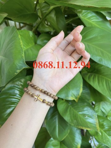 Trang sức vàng 18K với thiết kế tinh xảo, thể hiện giá trị và phong cách người đeo