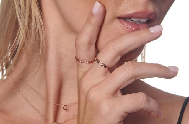 Ưu điểm nổi bật về giá thành và độ bền của vàng hồng 10K