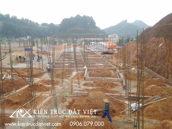 Công trường thi công móng nhà dịch vụ đa năng tại khu đô thị Yên Bái
