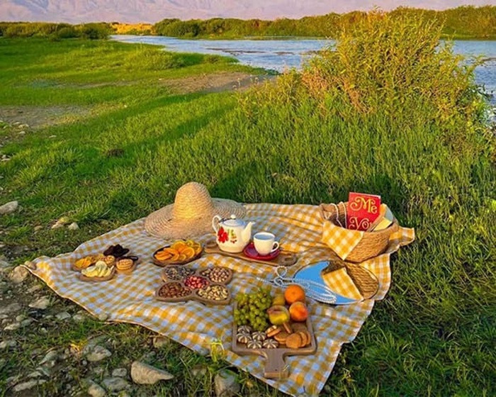 Gia đình cắm trại tận hưởng không gian xanh tại khu đô thị sinh thái Đan Phượng