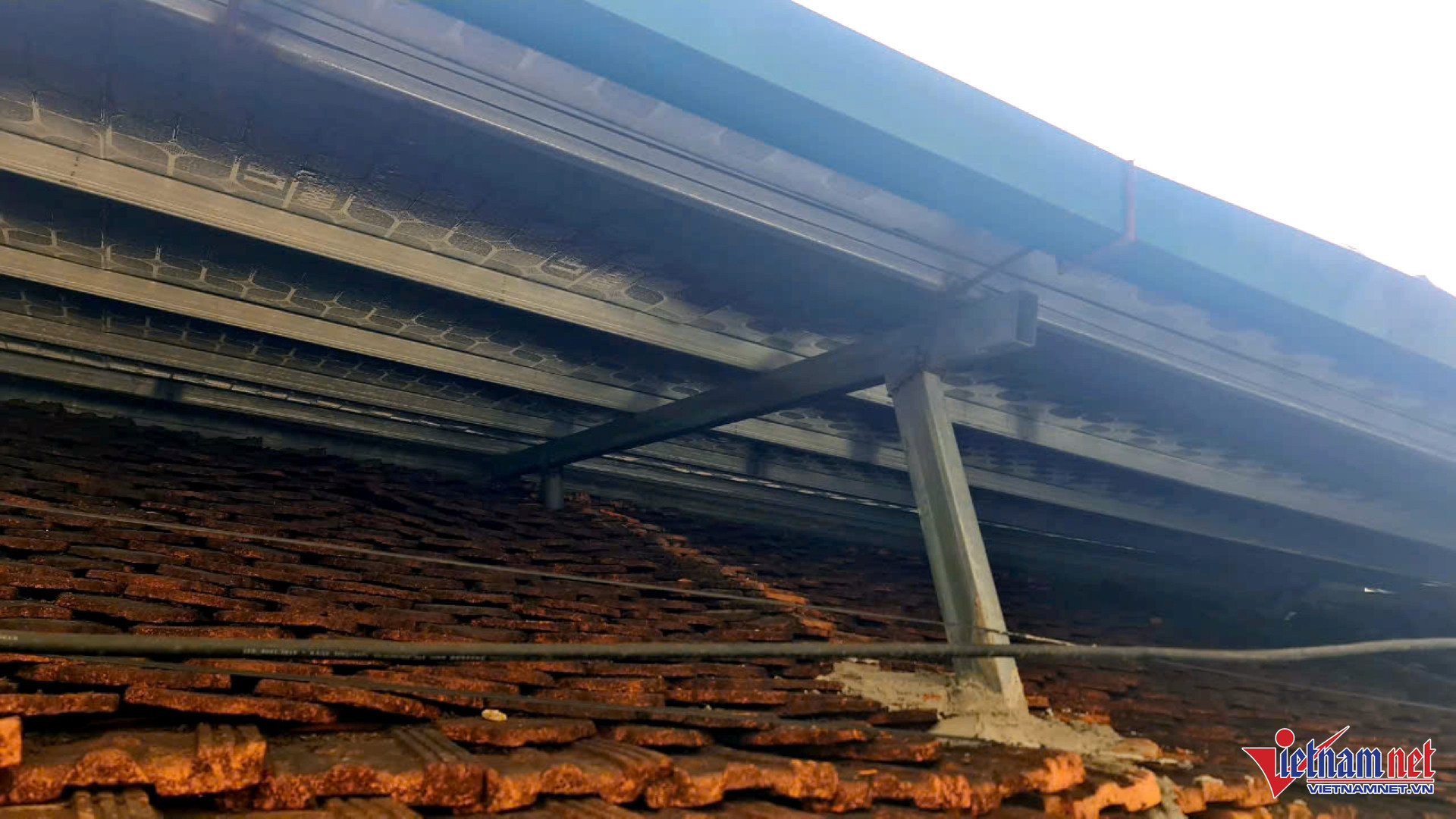 Mái nhà tạm bợ của người dân sống gần khu đô thị Bình Minh Thanh Hóa, chưa được tái định cư.