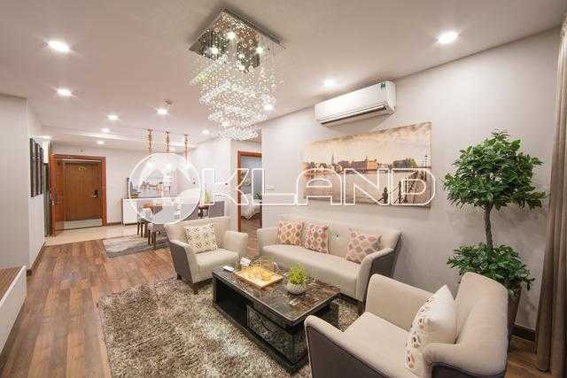 Nội thất căn hộ cao cấp tại Goldmark City với thiết kế hiện đại, nhiều ánh sáng tự nhiên.