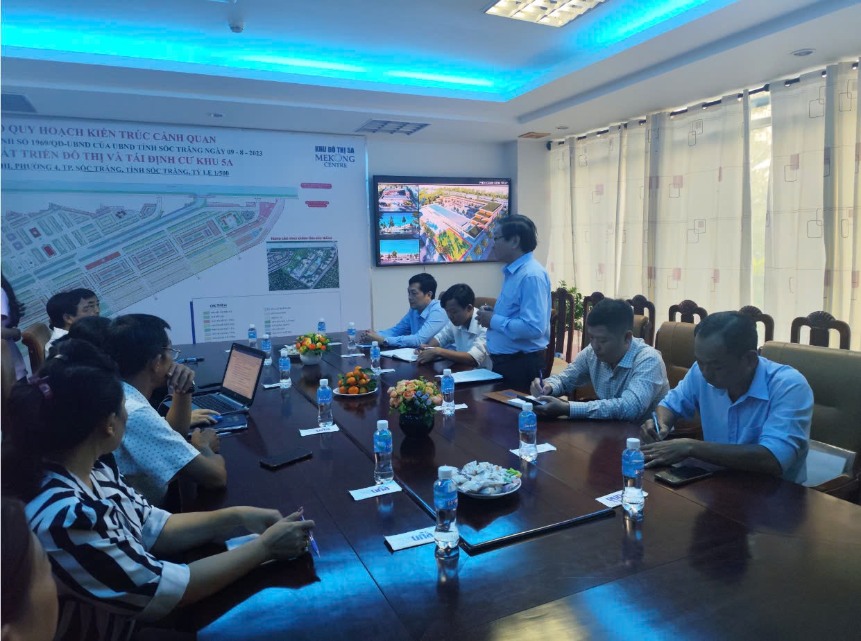 Ông Dương Thế Nghiêm, Tổng Giám đốc PVCL, trình bày kế hoạch điều chỉnh quy hoạch khu đô thị 5A