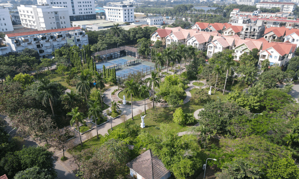 Sân tennis hiện đại phục vụ nhu cầu rèn luyện sức khỏe