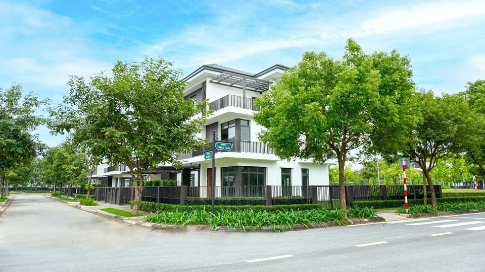 Tiến độ hoàn thiện mặt ngoài biệt thự đơn lập Hado Charm Villas