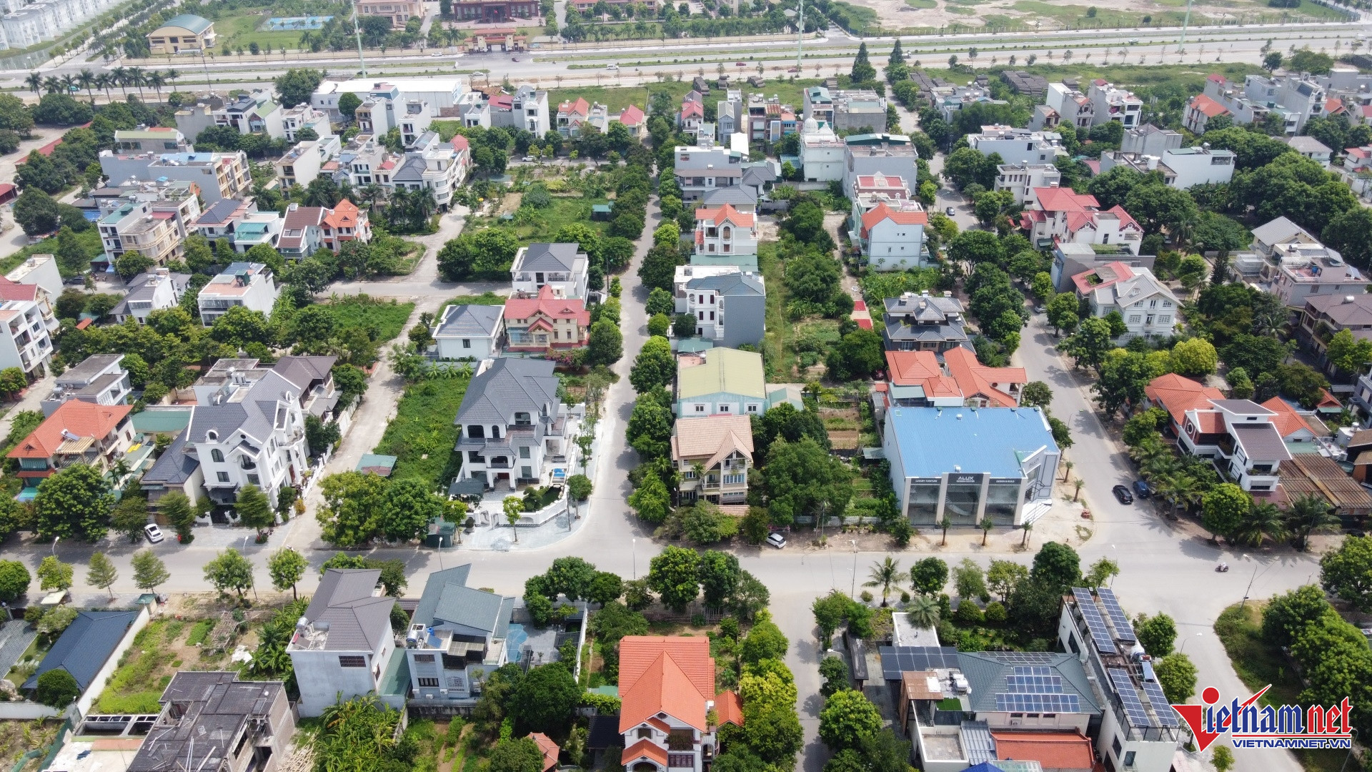 Tổng quan khu đô thị mới Bắc đại lộ Lê Lợi, cho thấy sự đối lập giữa khu dân cư đã xây và khu vực bị ảnh hưởng.