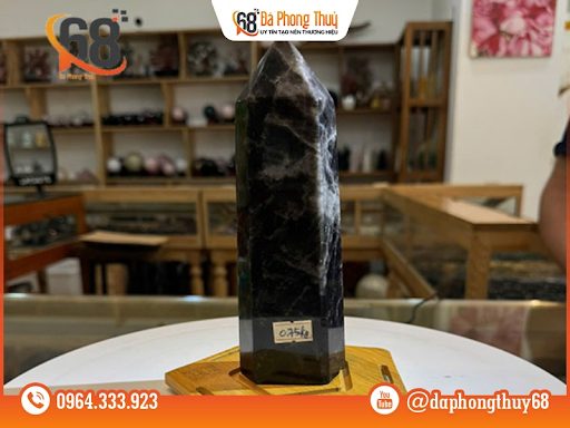 Top 7 trụ đá thạch anh phong thủy đẹp và ý nghĩa nhất hiện nay