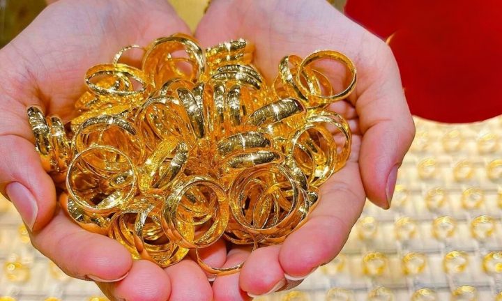 Có nên mua vàng thời điểm này không theo chuyên gia đầu tư?