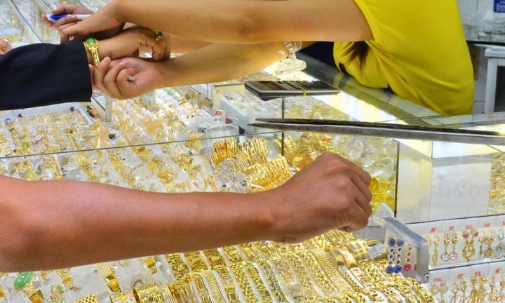 Có nên mua vàng thời điểm này không theo chuyên gia đầu tư?