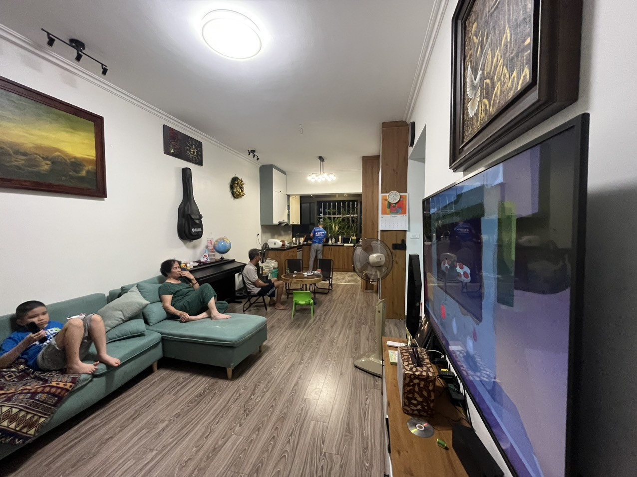 Hình ảnh thể hiện sự yên tâm về mặt pháp lý hoặc văn phòng giao dịch