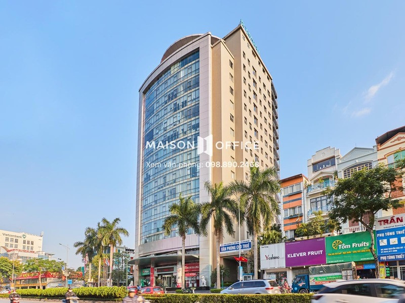 Tòa nhà văn phòng Plaschem hiện đại gần khu đô thị Việt Hưng