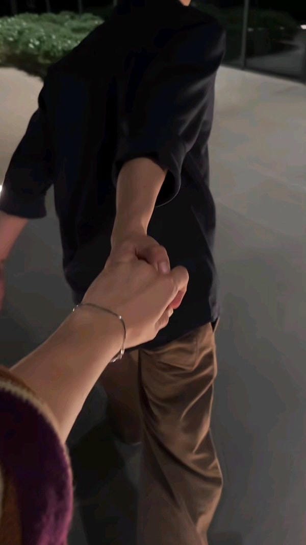 ảnh nắm tay người yêu 1