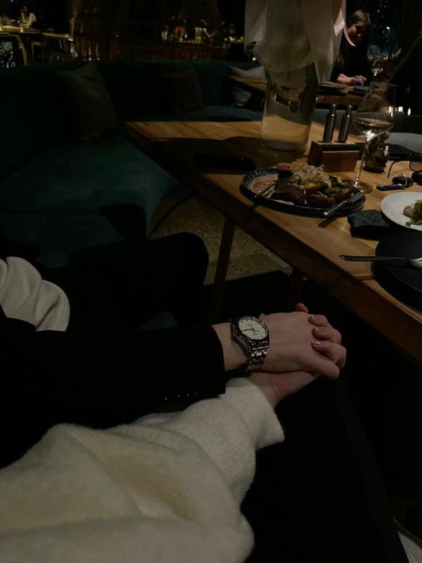 ảnh nắm tay người yêu 24