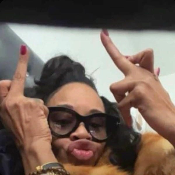 ảnh ngón giữa 10