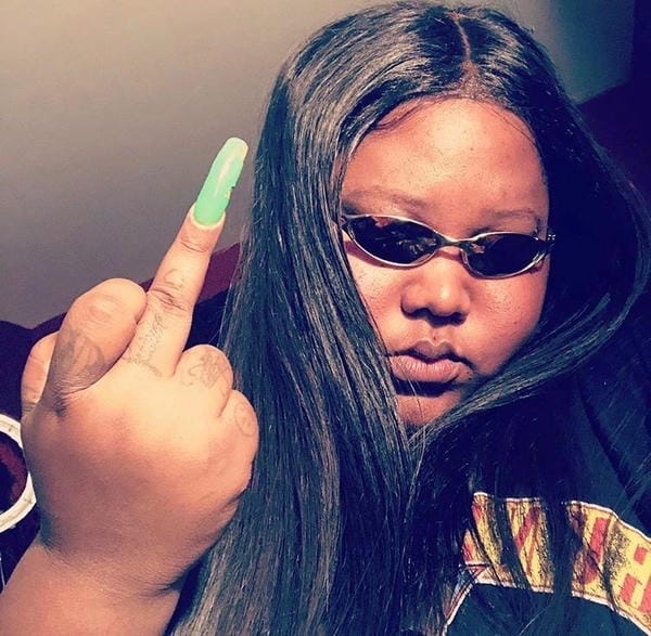 ảnh ngón giữa 11