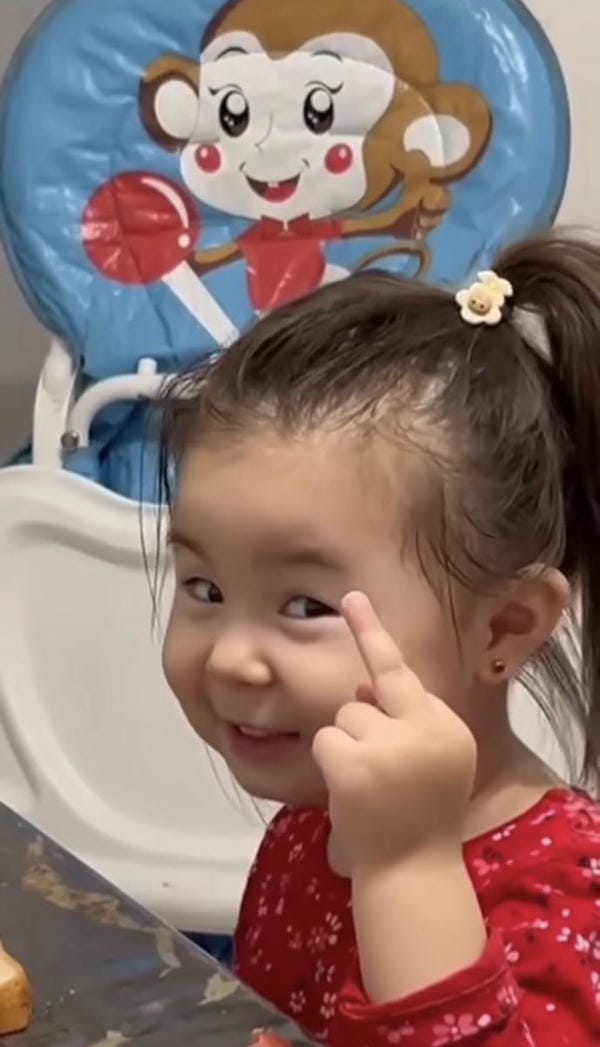 ảnh ngón giữa 23