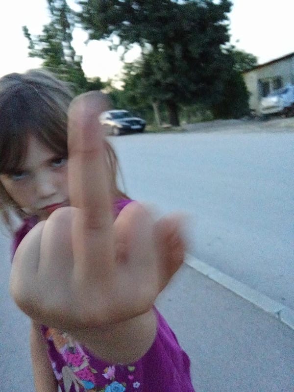 ảnh ngón giữa 32