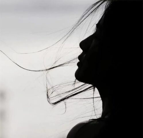 104+ Avatar đen trắng buồn cho ngày nhiều suy tư