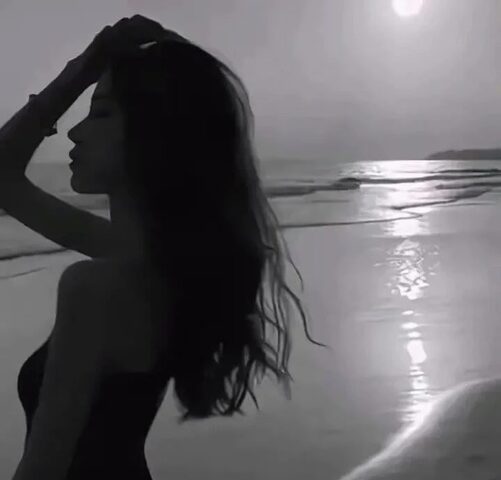 104+ Avatar đen trắng buồn cho ngày nhiều suy tư