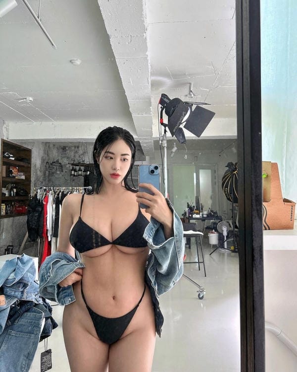 gái việt show hàng 12